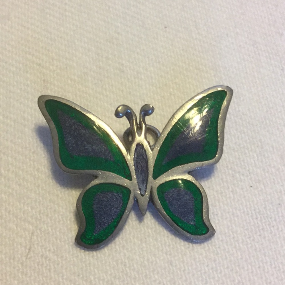 🎈final🎈Ali Butterfly Pendant‼️must bundle ‼️